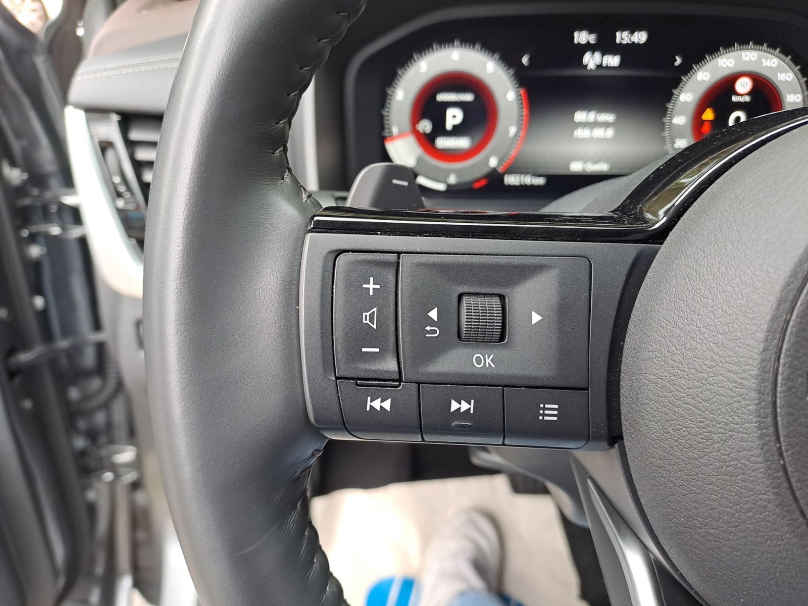 NISSAN X-Trail N-Connecta 1.5 AT - MHEV 7-SITZE HUD LED