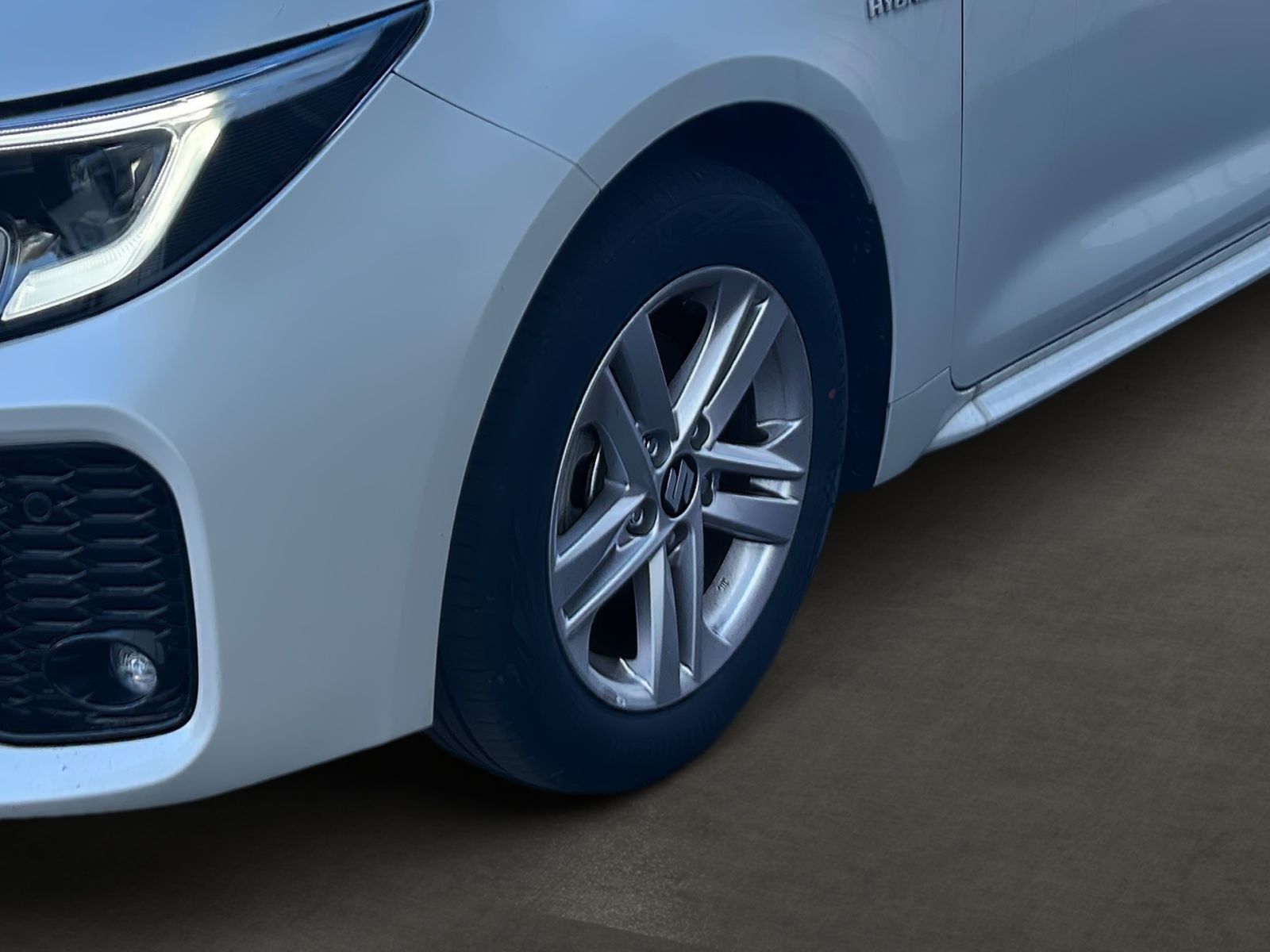 SUZUKI Swace 1.8 Comfort+ CVT Hybrid Navi*CarPlay