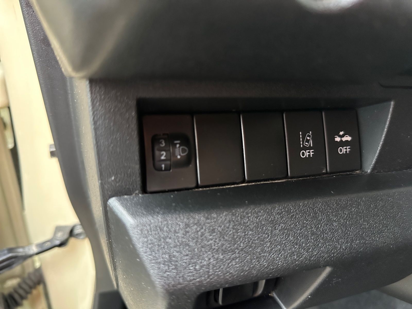 SUZUKI JIMNY COMFORT 1.5 4x4 AHK SHZ RADIO/CD LED