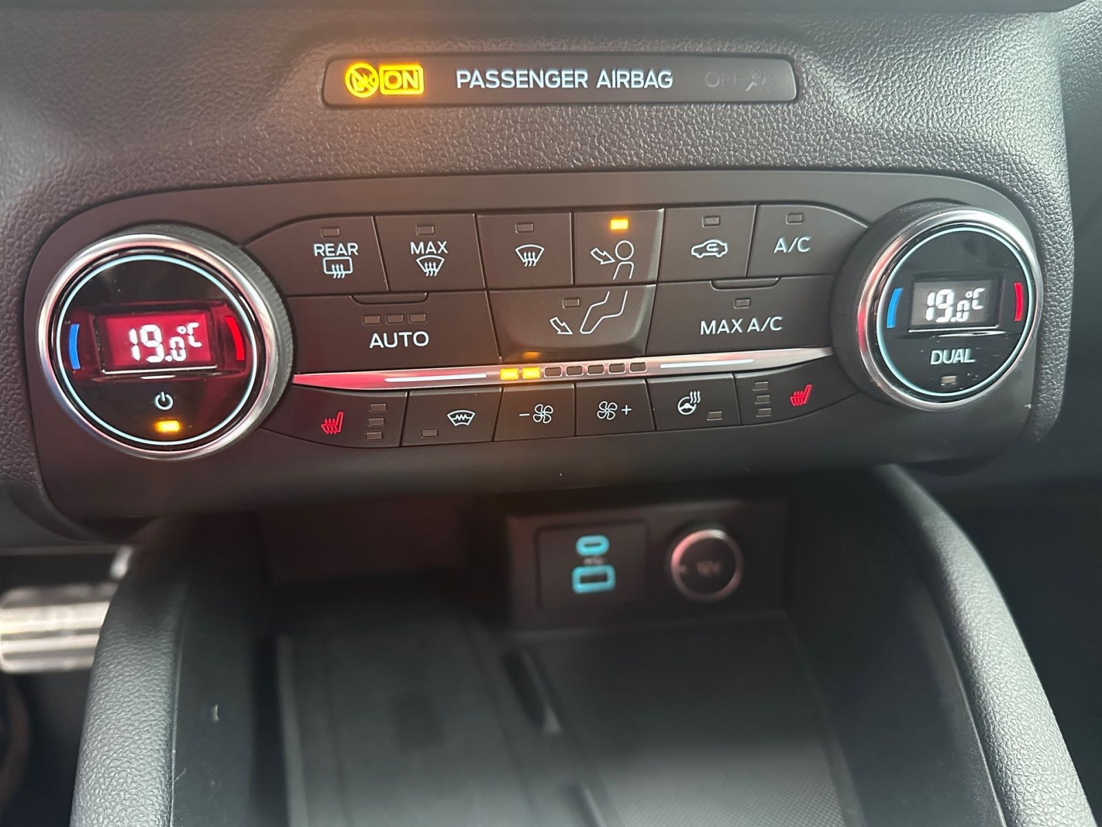 FORD KUGA ST-LINE  Plug-in-Hybrid 2.5 KAM NAVI WINTER