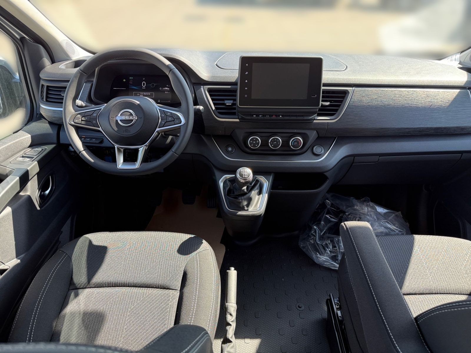 Nissan Primastar Kombi 9 L1H1 2,8T CAM*Navi*PDC*CarPlay