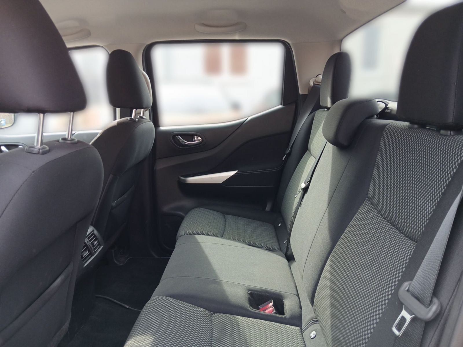 NISSAN NAVARA 2.3 dCi 4x4 DC Acenta WR-Satz*GRA*AHK