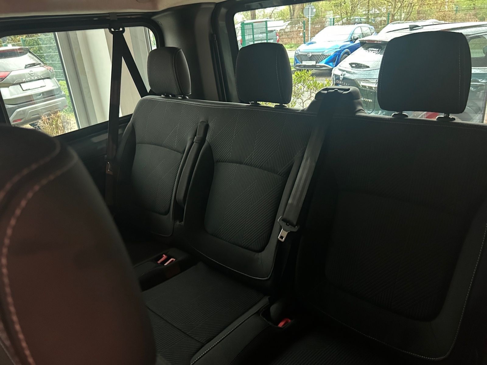 Nissan Primastar Kombi9 L1H1 2,8t CarPlay*Navi*PDC*CAM