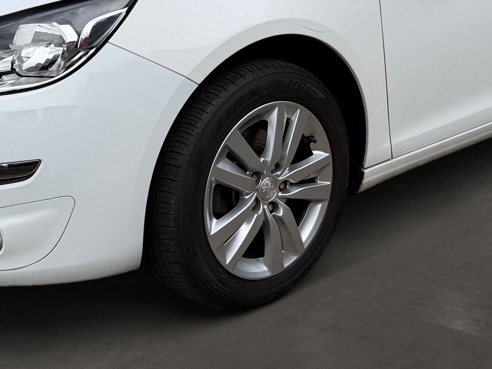 PEUGEOT 308 SW 1.2 THP110 Navi*GRA*PDC vo/hi*CAM