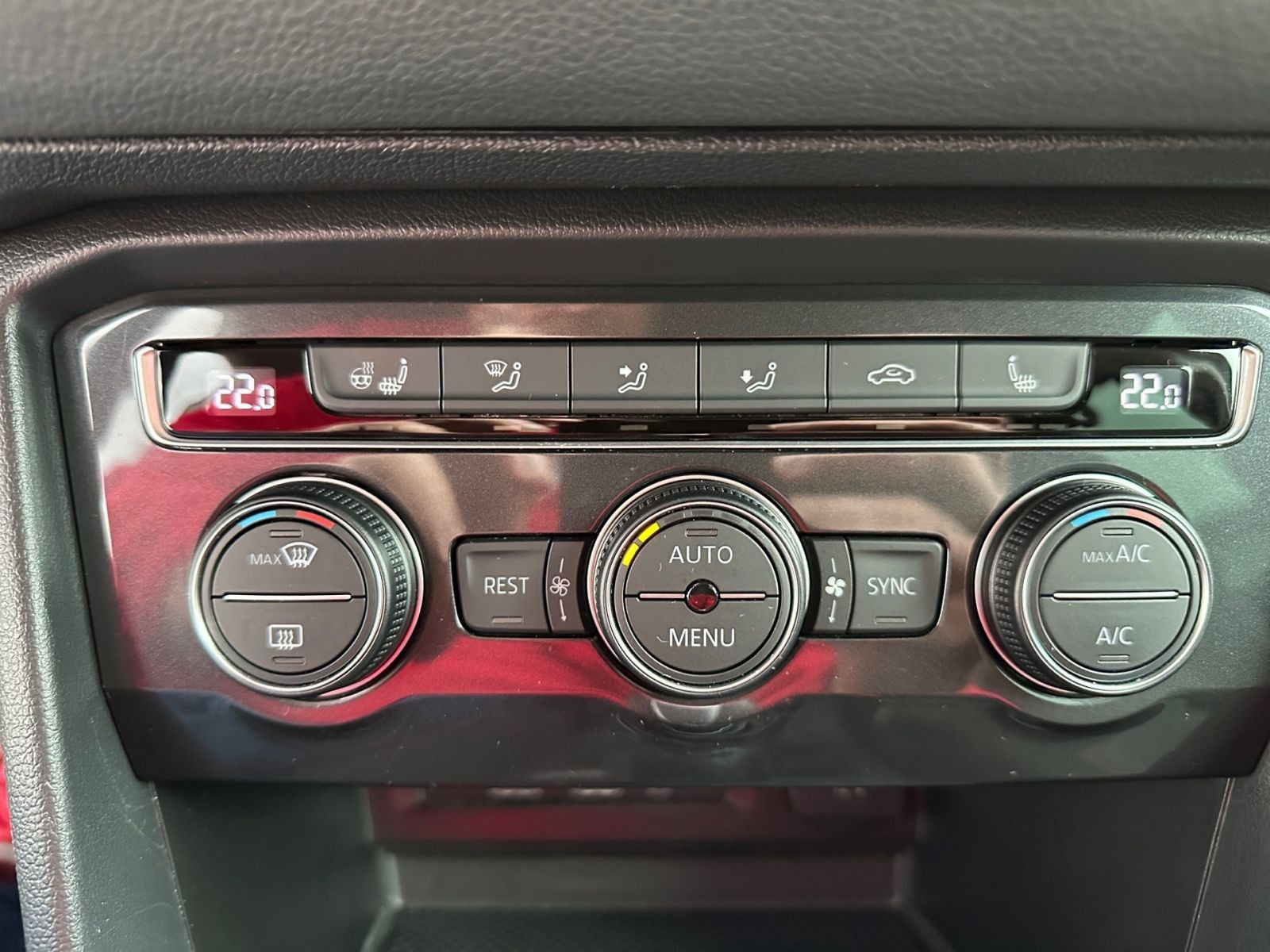 VW Tiguan 1.4 TSI DSG Comfortline 360° NAVI SHZ AHK