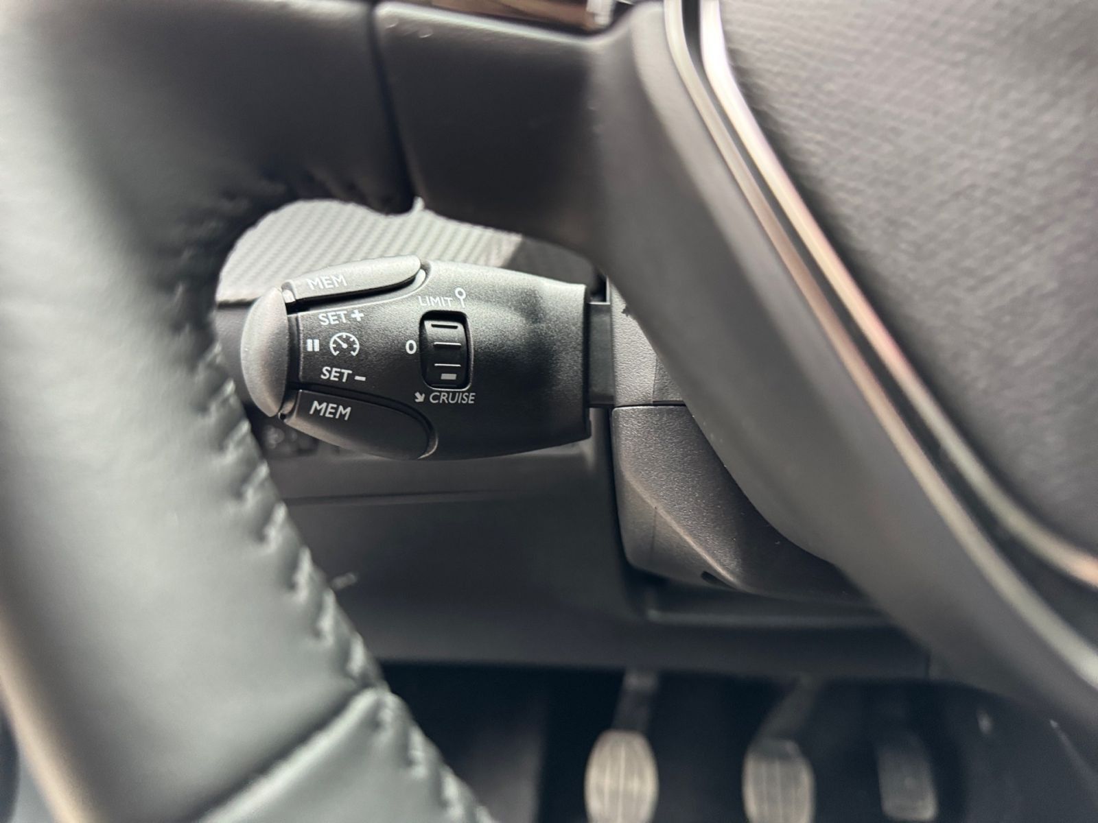 PEUGEOT 208 Allure 100 1.2 PureTech Kamera*SHZ*LED*