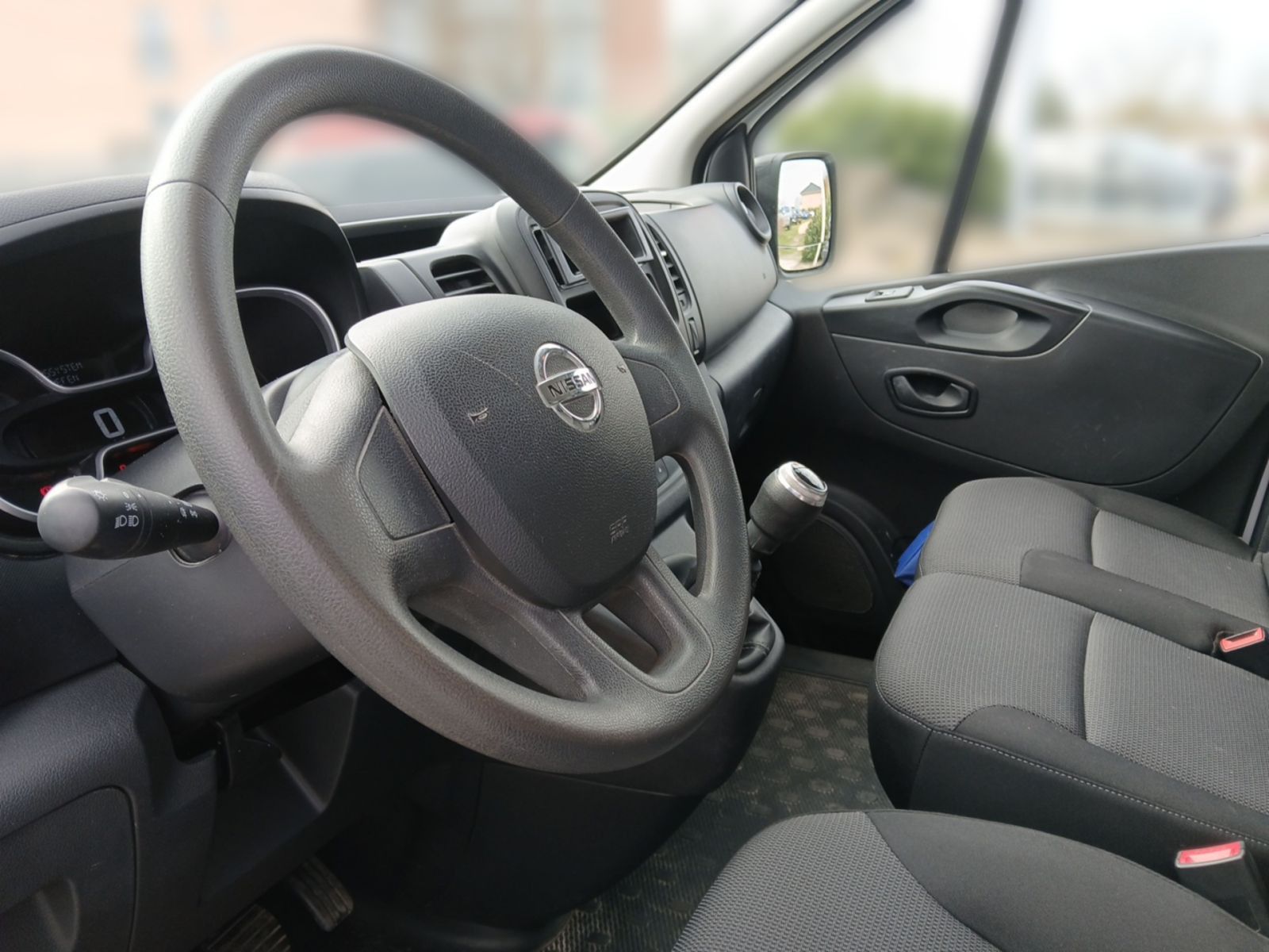 NISSAN NV300 2.0 dCi 120 PRO + AHK