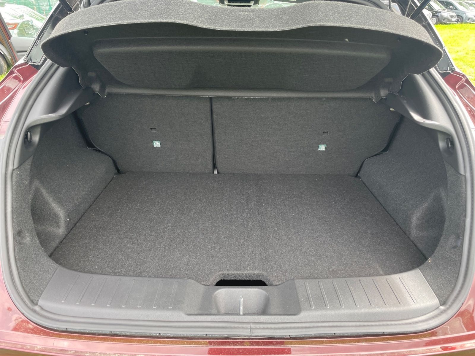 NISSAN JUKE N-CONNECTA 1.0 DIG-T 6MT SHZ LHZ PDC hi+vo