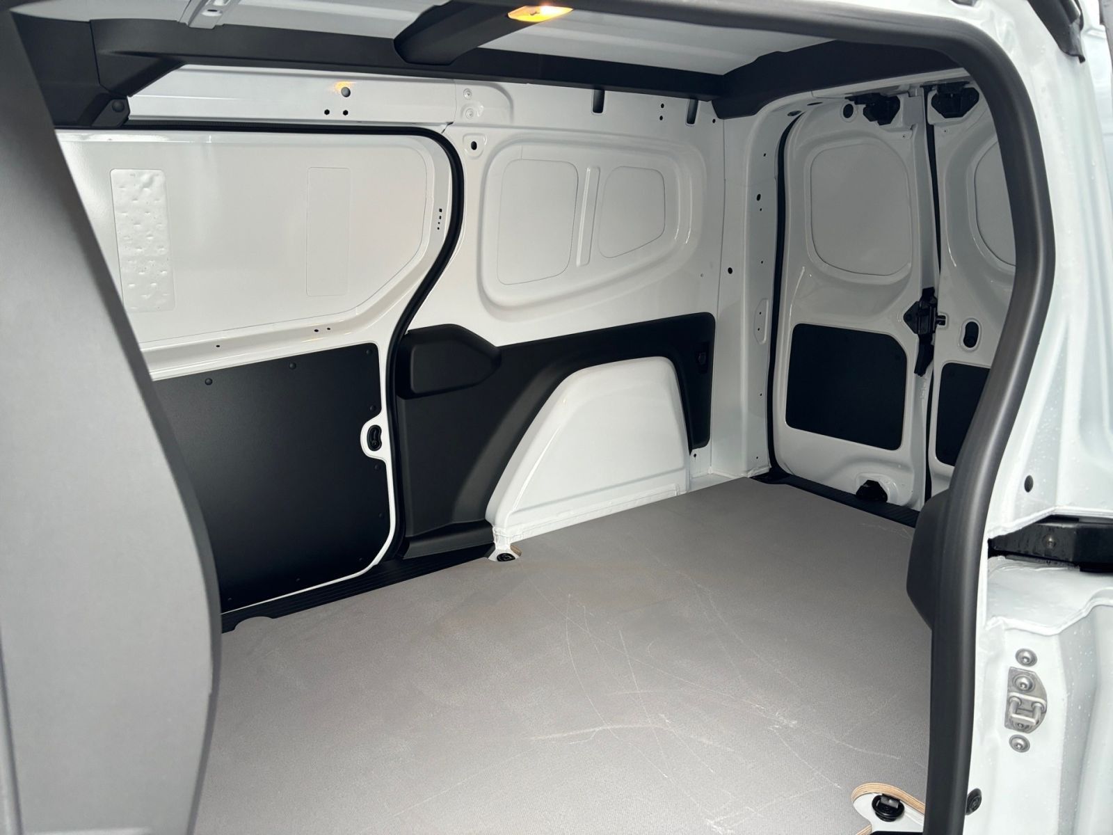 NISSAN Townstar ACENTA Kasten L2 2.3t Laderaumboden AHK