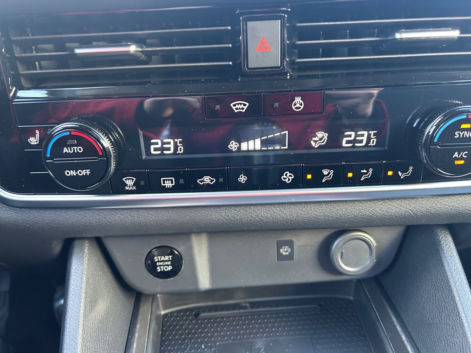 Nissan QASHQAI 1.3 DIG-T MHEV MT *PGD SHZ BFS HUD AFA*