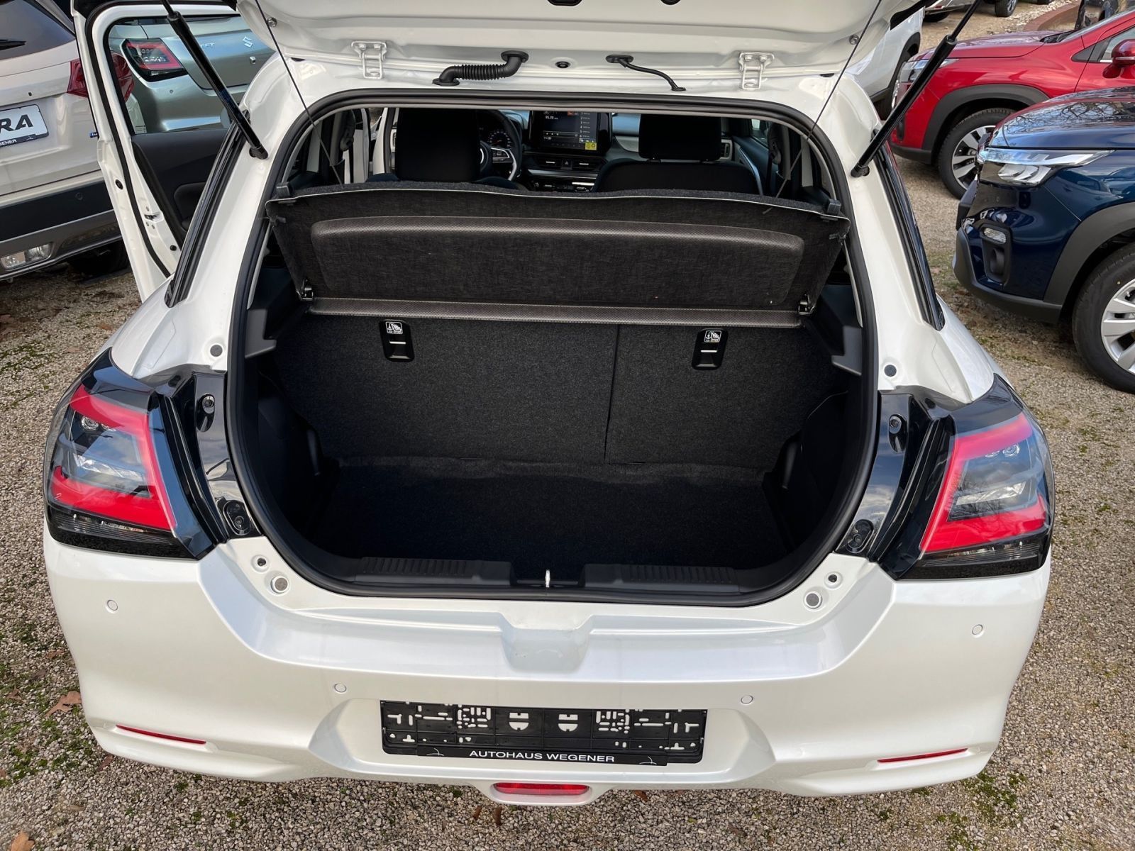 SUZUKI SWIFT COMFORT+ CVT HYBRID ACC*Navi*Kamera*PDC