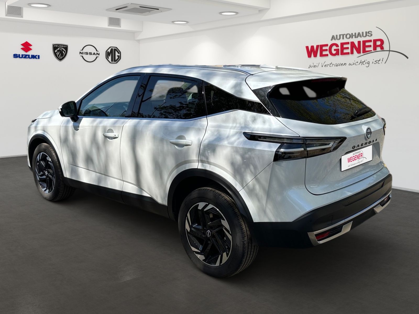 NISSAN Qashqai 1.3 DIG-T N-Connecta HeadUp*Pano*Navi