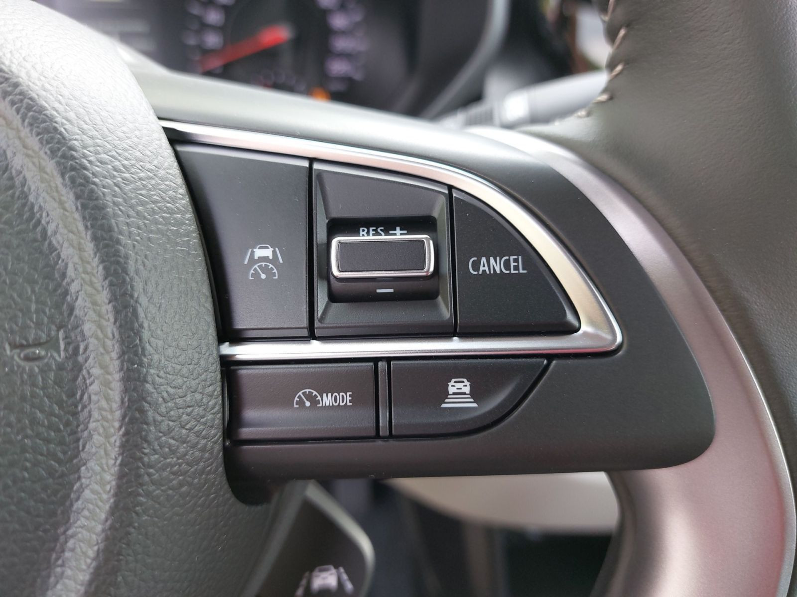 Suzuki SWIFT COMFORT 1.2 AT HYBRID CAM NAVI SHZ