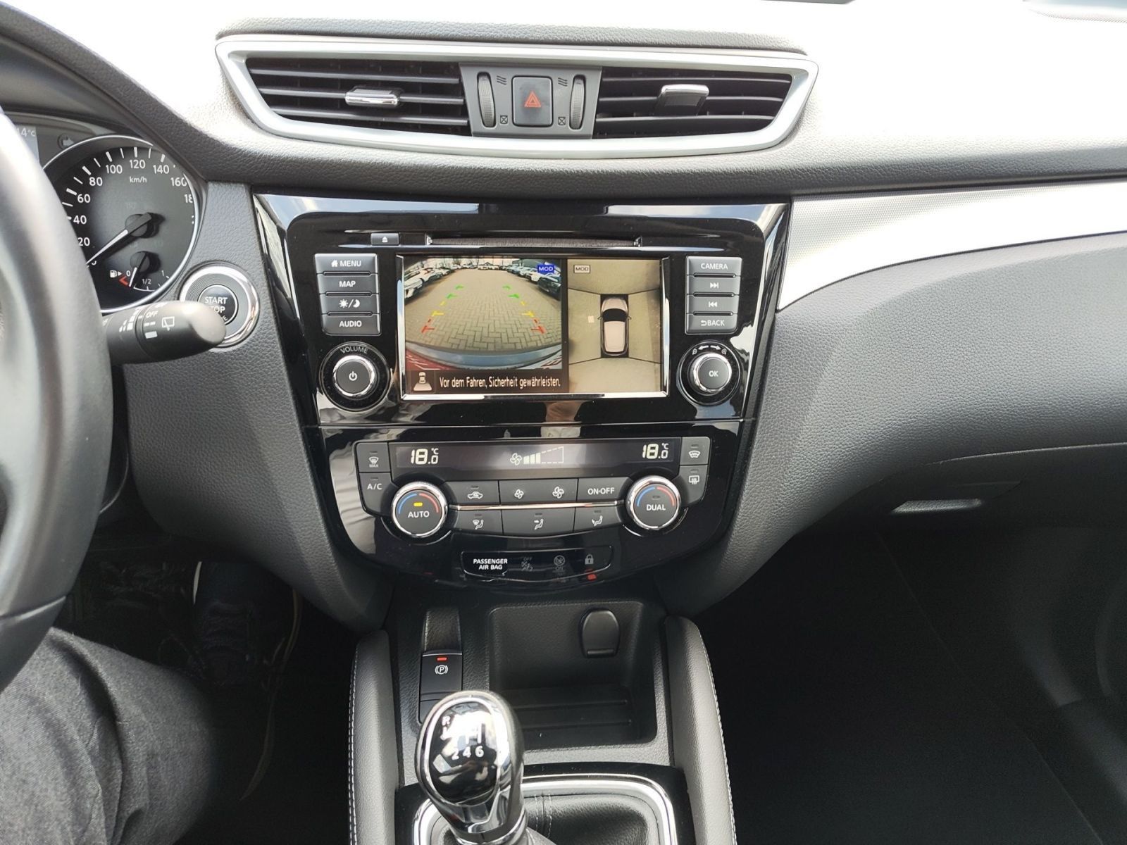 Nissan Qashqai 1.3 DIG-T N-Connecta Pano*beh. WSS*CAM