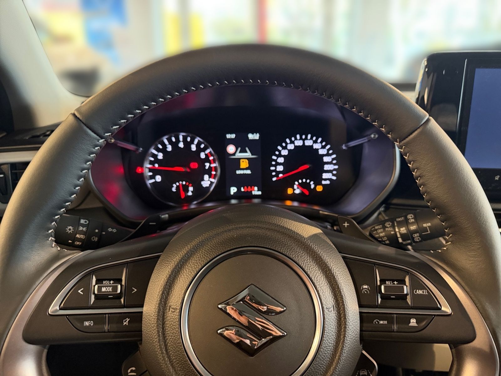 SUZUKI SWIFT COMFORT+ CVT HYBRID (61kW)