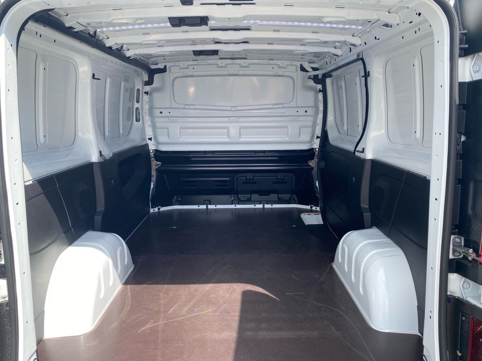 NISSAN Primastar Kasten L1H1 3,0t dci130 MT N-CONNECTA