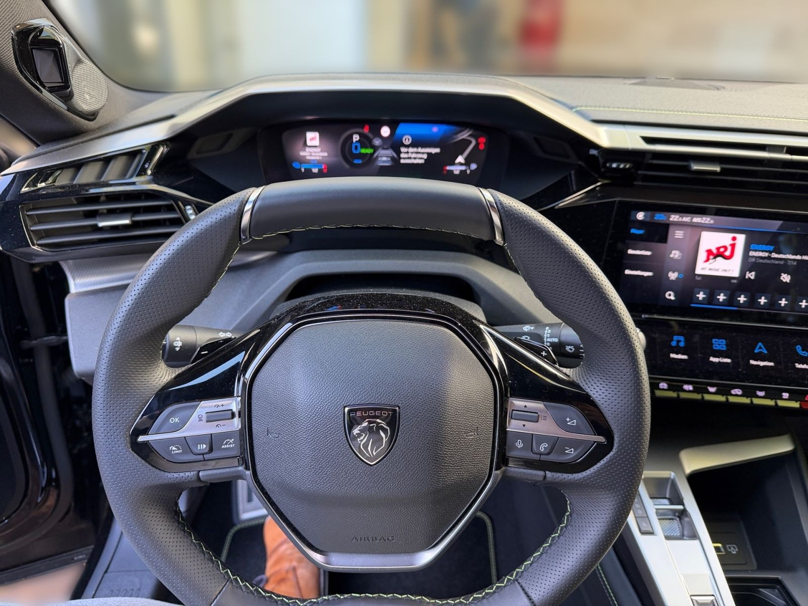 Peugeot 408 GT Exclusive Plug-In Hybrid 240 e-DSC7