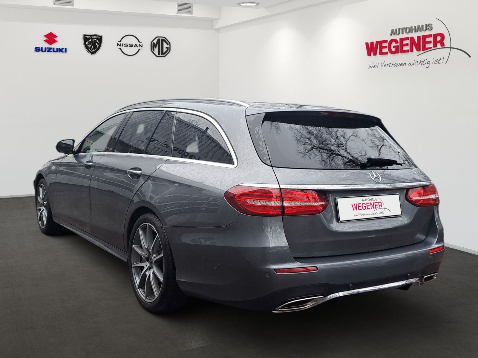 MERCEDES-BENZ E 200 AMG-LINE Luftfederung*Multibeam LED*360°