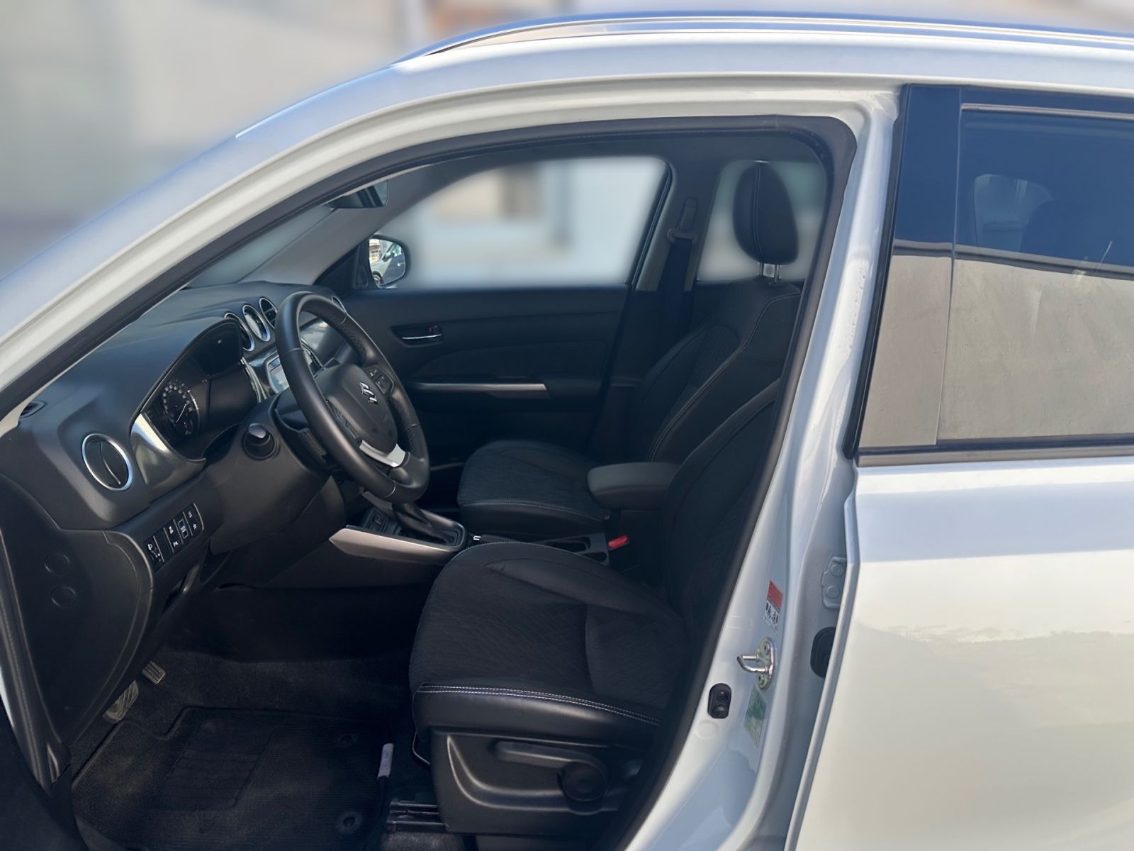 SUZUKI Vitara Comfort+ Hybrid 1.5 AT Pano*Navi*CAM*ACC