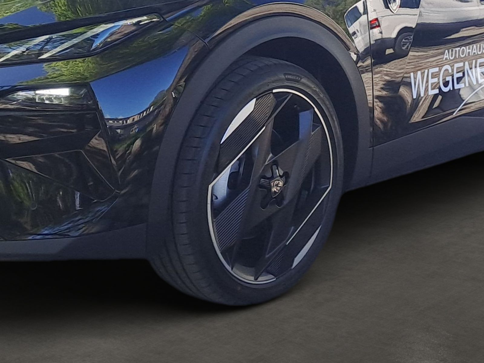 Peugeot 408 GT Exclusive Plug-In Hybrid 240 e-DSC7