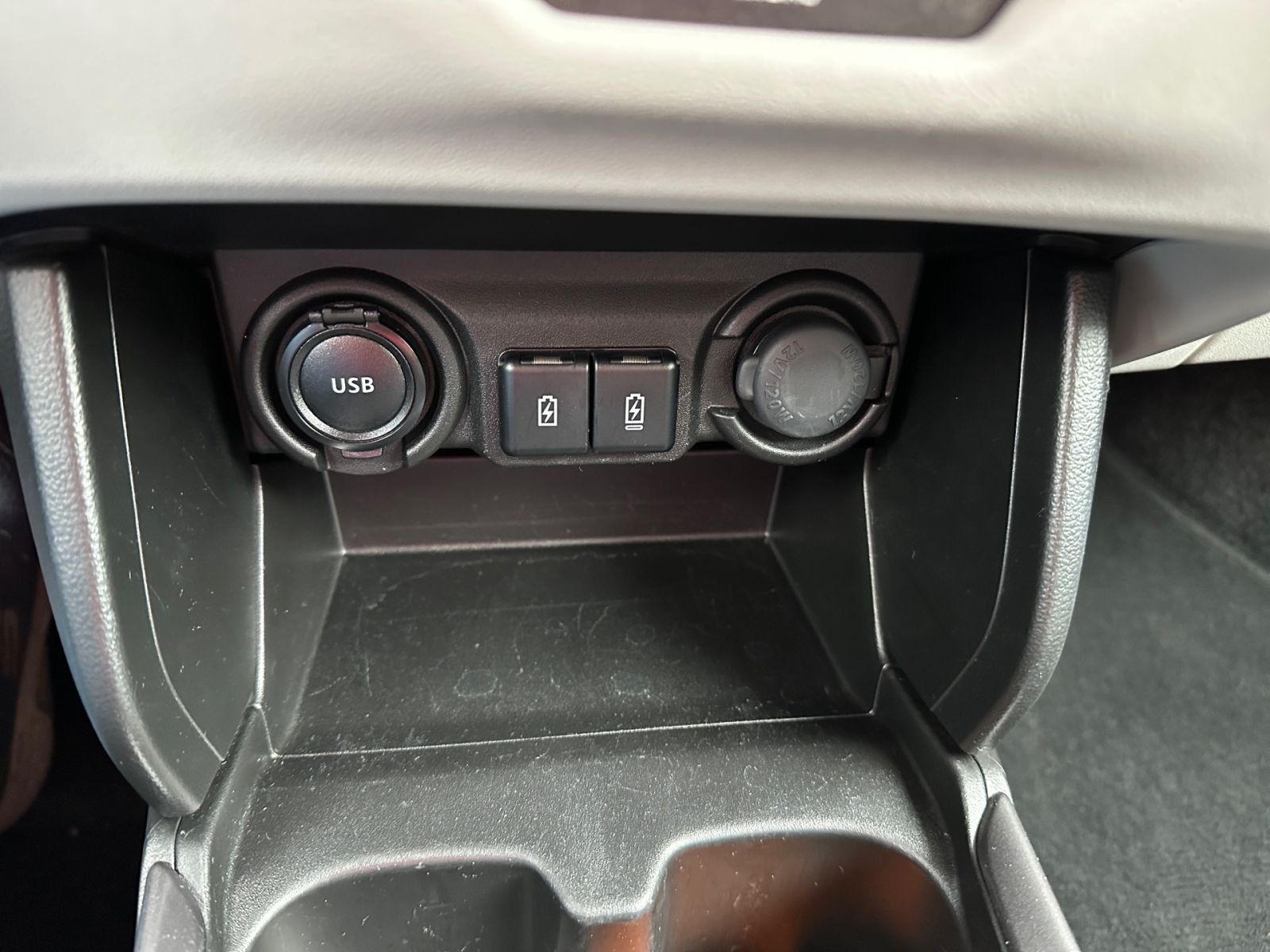 Suzuki SWIFT COMFORT+ HYBRID 1.2 MT CAM NAVI SHZ