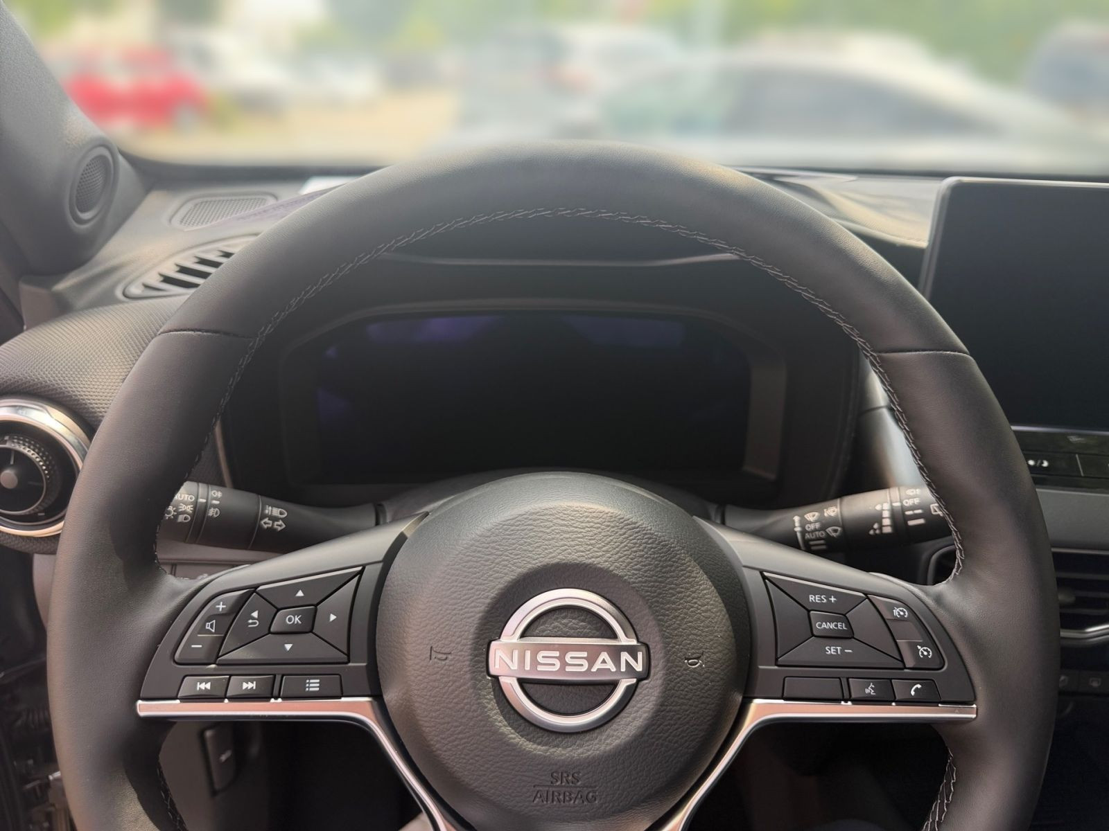 Nissan JUKE N-Connecta 1.0 MT -  LHZ SHZ PDC LED In-Car WIFI
