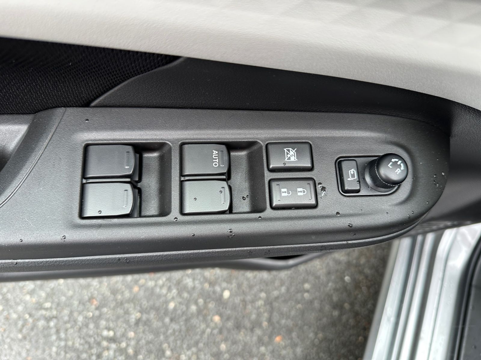 Suzuki SWIFT COMFORT+ HYBRID 1.2 MT CAM NAVI SHZ