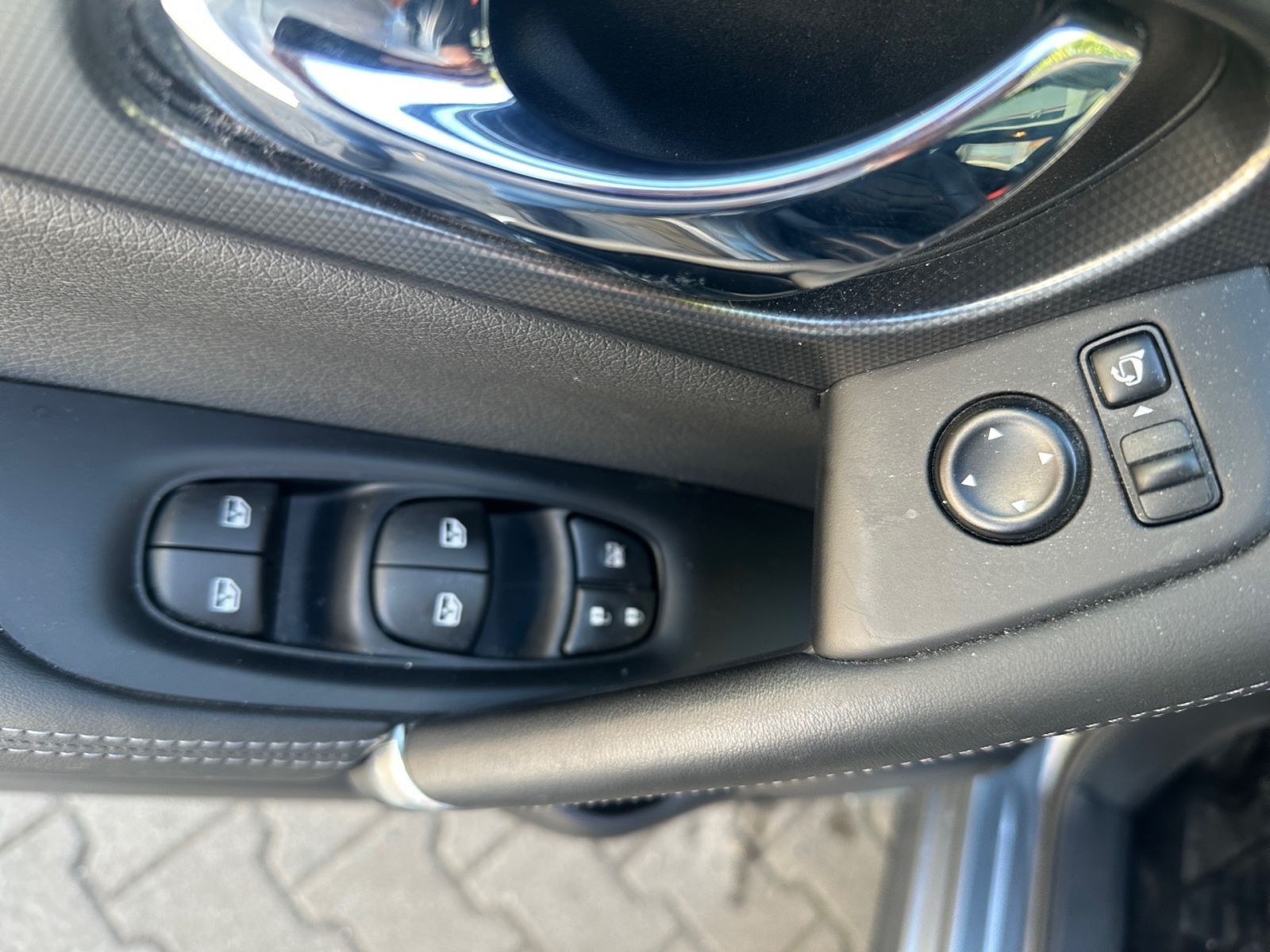 Nissan Qashqai 1.3 AT DIG-T Tekna 360°*PANO*NAVI*Bluet.