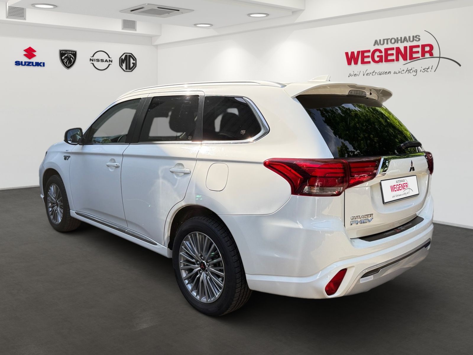 MITSUBISHI Outlander Hybrid 2.4 4WD CVT CarPlay*Kessy*CAM