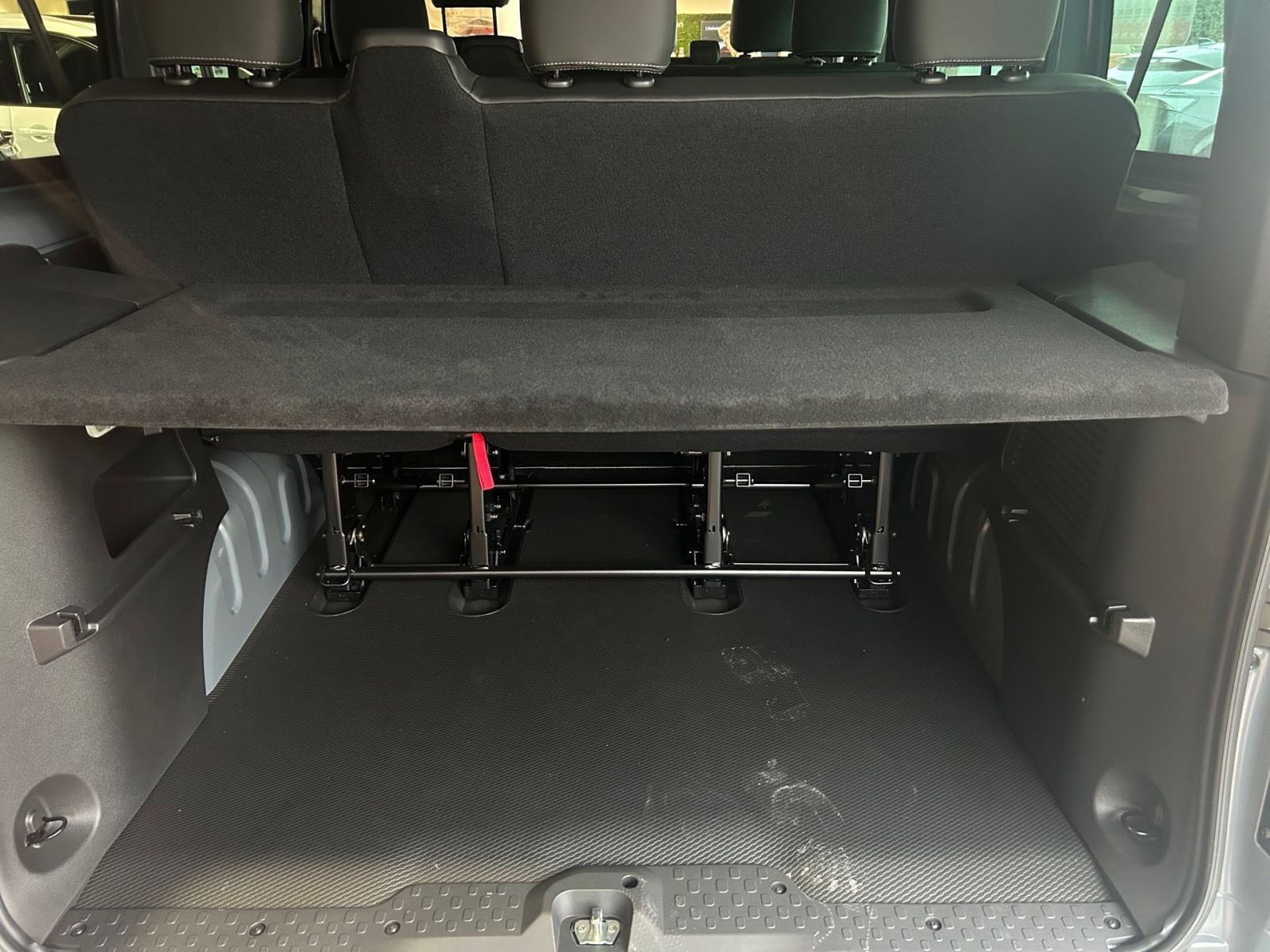 Nissan Primastar Kombi9 L1H1 2,8t CarPlay*Navi*PDC*CAM