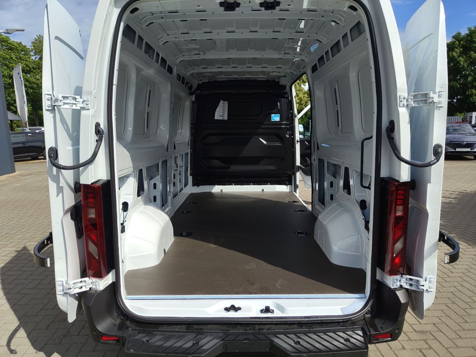 NISSAN INTERSTAR N-CONNECTA L3H2 35 MT Winterp*LRB*PDC