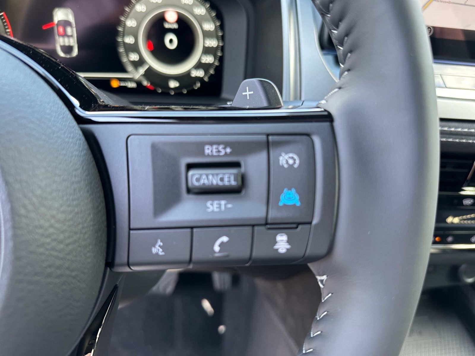 NISSAN Qashqai -Design 1.3 DIG-T MHEV 1Winter Navi 360°