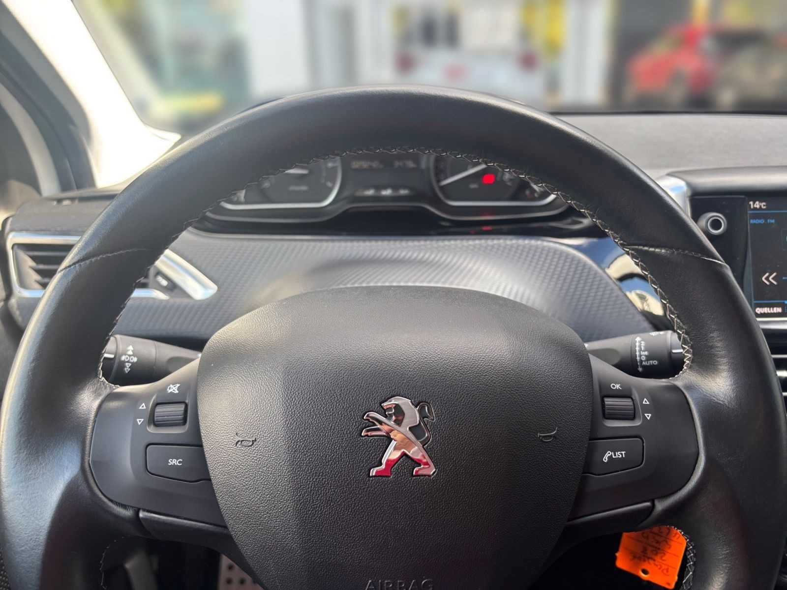 Peugeot 208 Allure AT CarPlay SITZHEIZUNG ALLWETTER LED