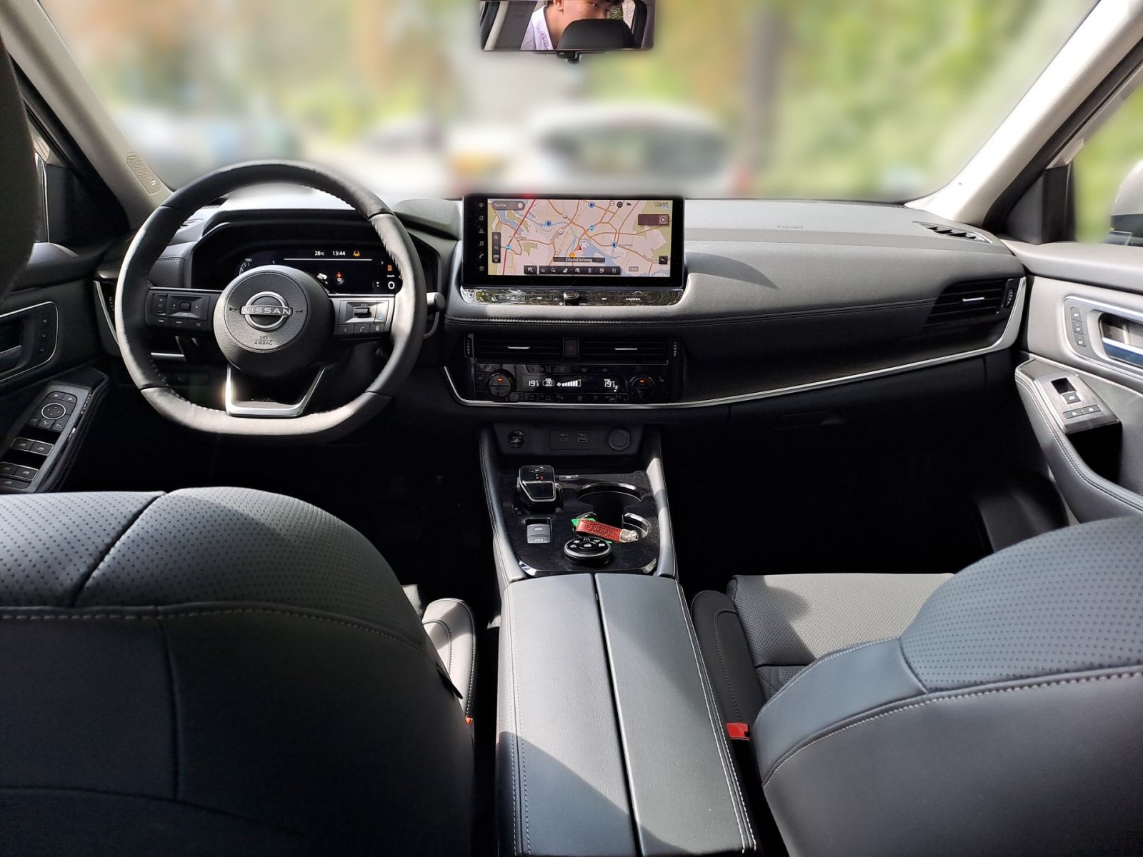 Nissan X-Trail Tekna+ 1.5 AT - 4x4 PANO BOSE 20' HUD LEDER MEM