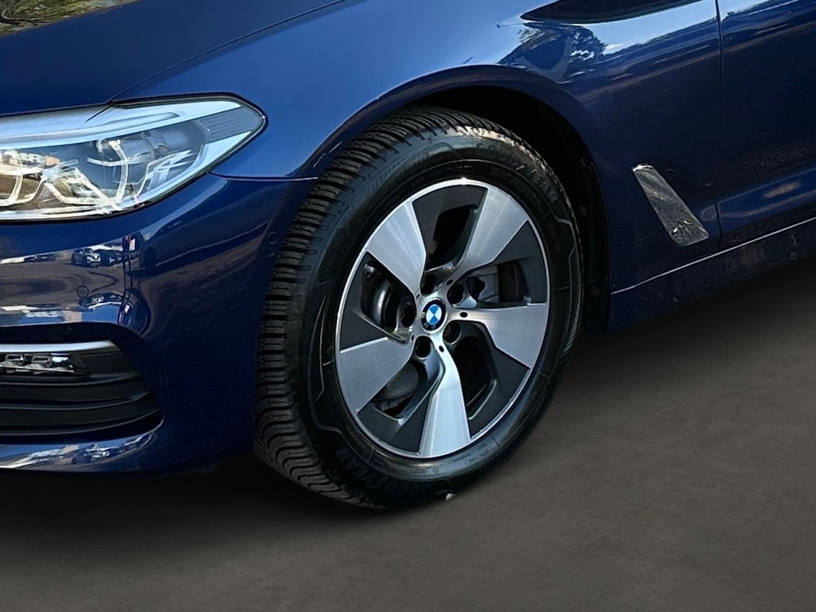 BMW 520d LIM LUXURY LED NAVI PANO KAM SHZ STHZ LHZ