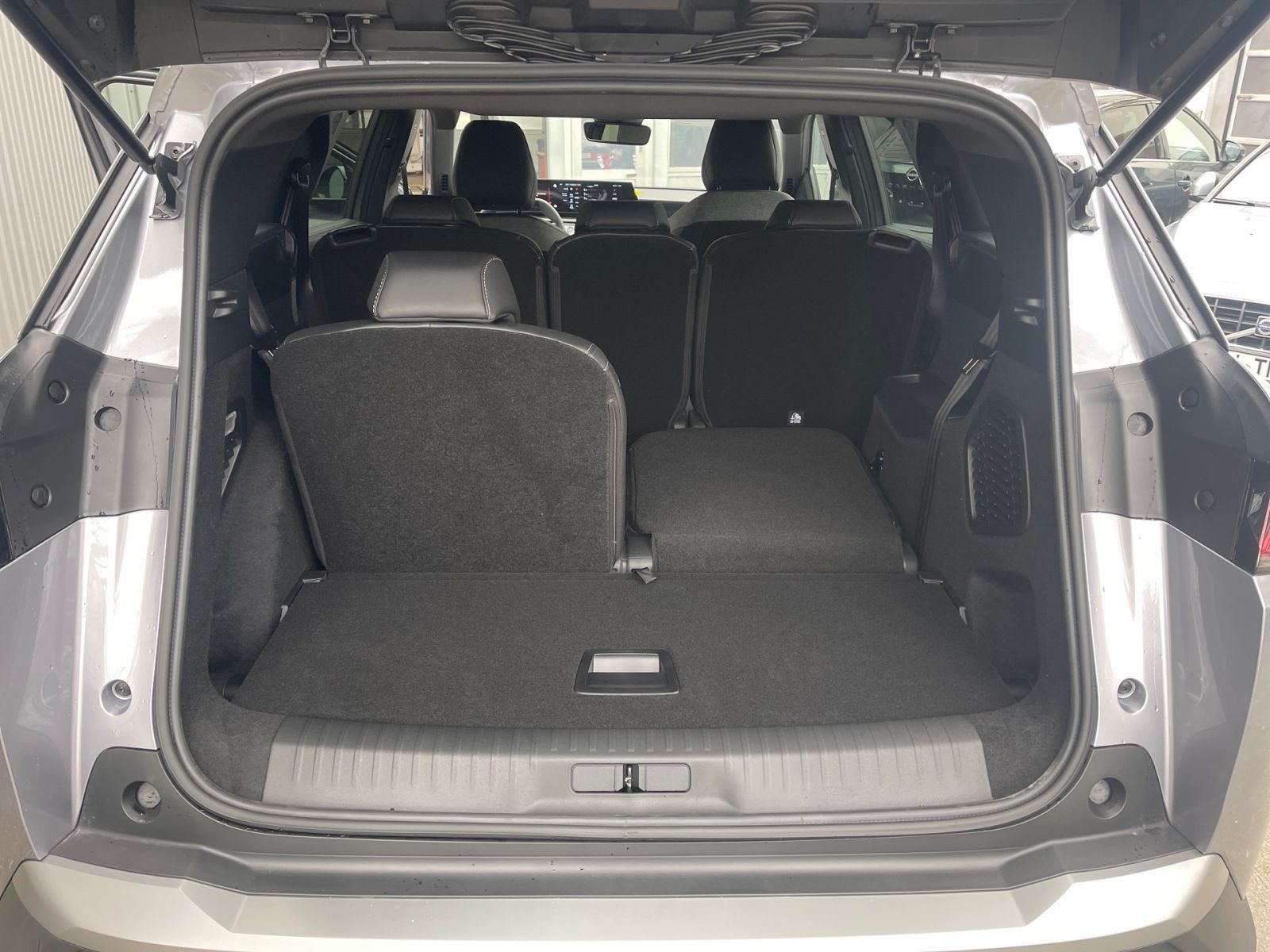 PEUGEOT 5008 Allure HYBRID 145 e-DSC6 *360°Kamera*SHZ*