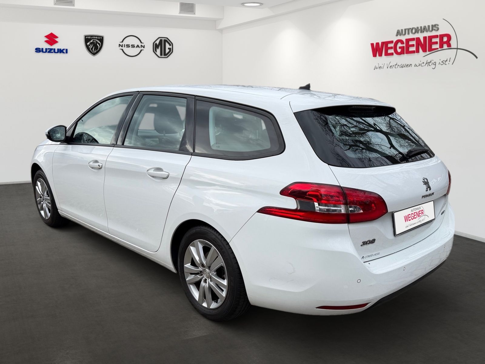 PEUGEOT 308 SW 1.2 THP110 Navi*GRA*PDC vo/hi*CAM