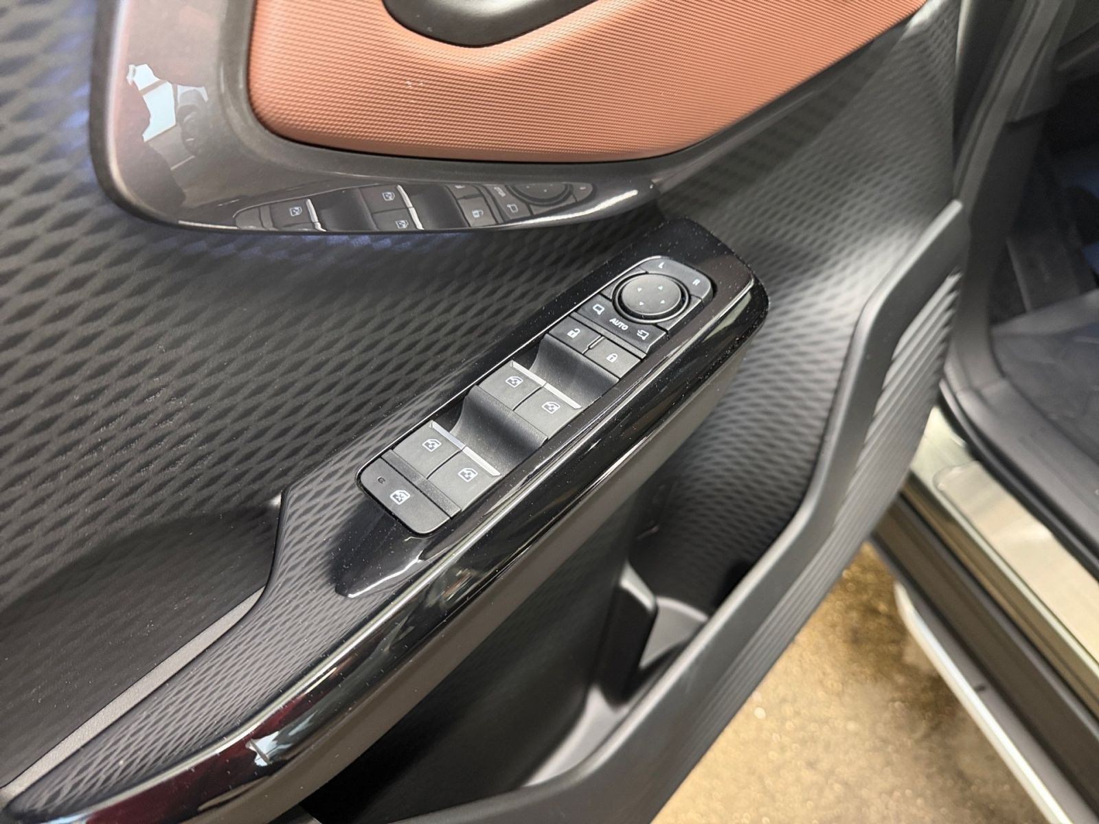 Suzuki e VITARA (61kWh) Comfort+ LED NAVI 360°