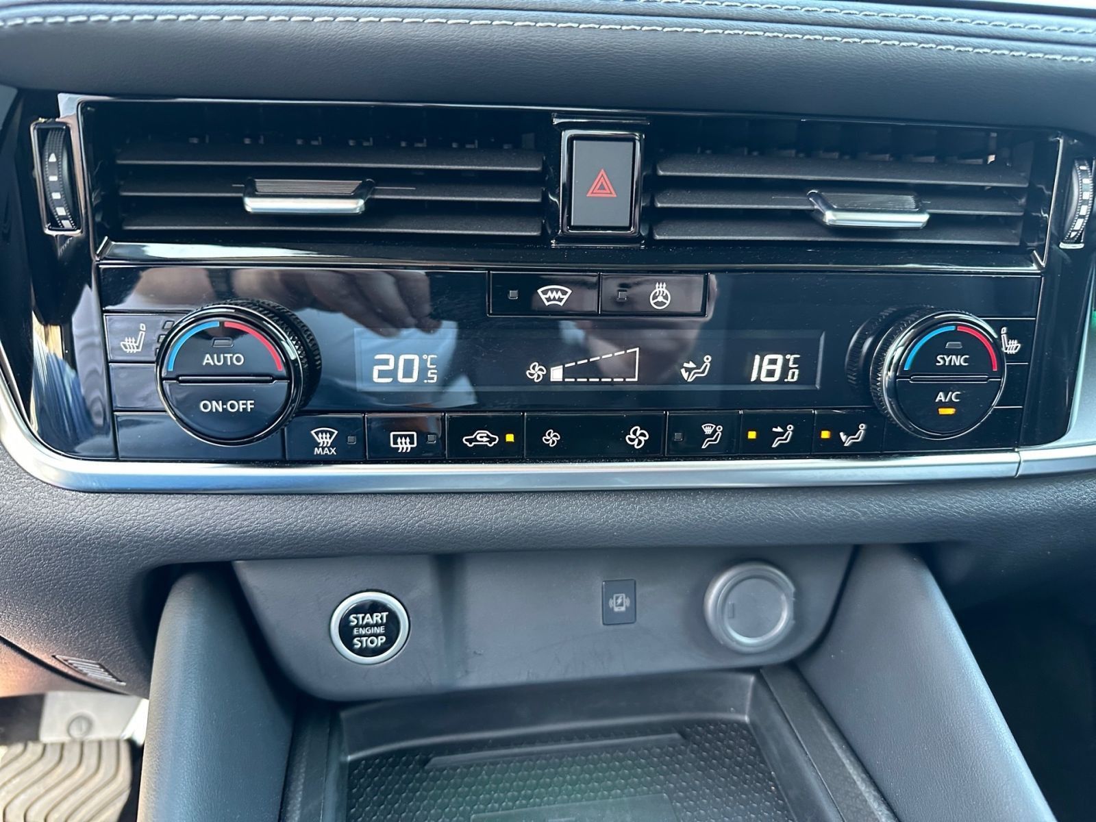 NISSAN Qashqai 1.3 DIG-T MHEV N-Connecta Totw.*CarPlay