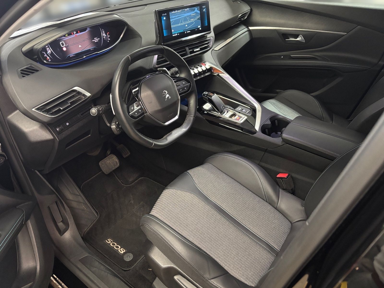 PEUGEOT 5008 Allure PureTech 130 EAT8 *Kamera*SHZ*