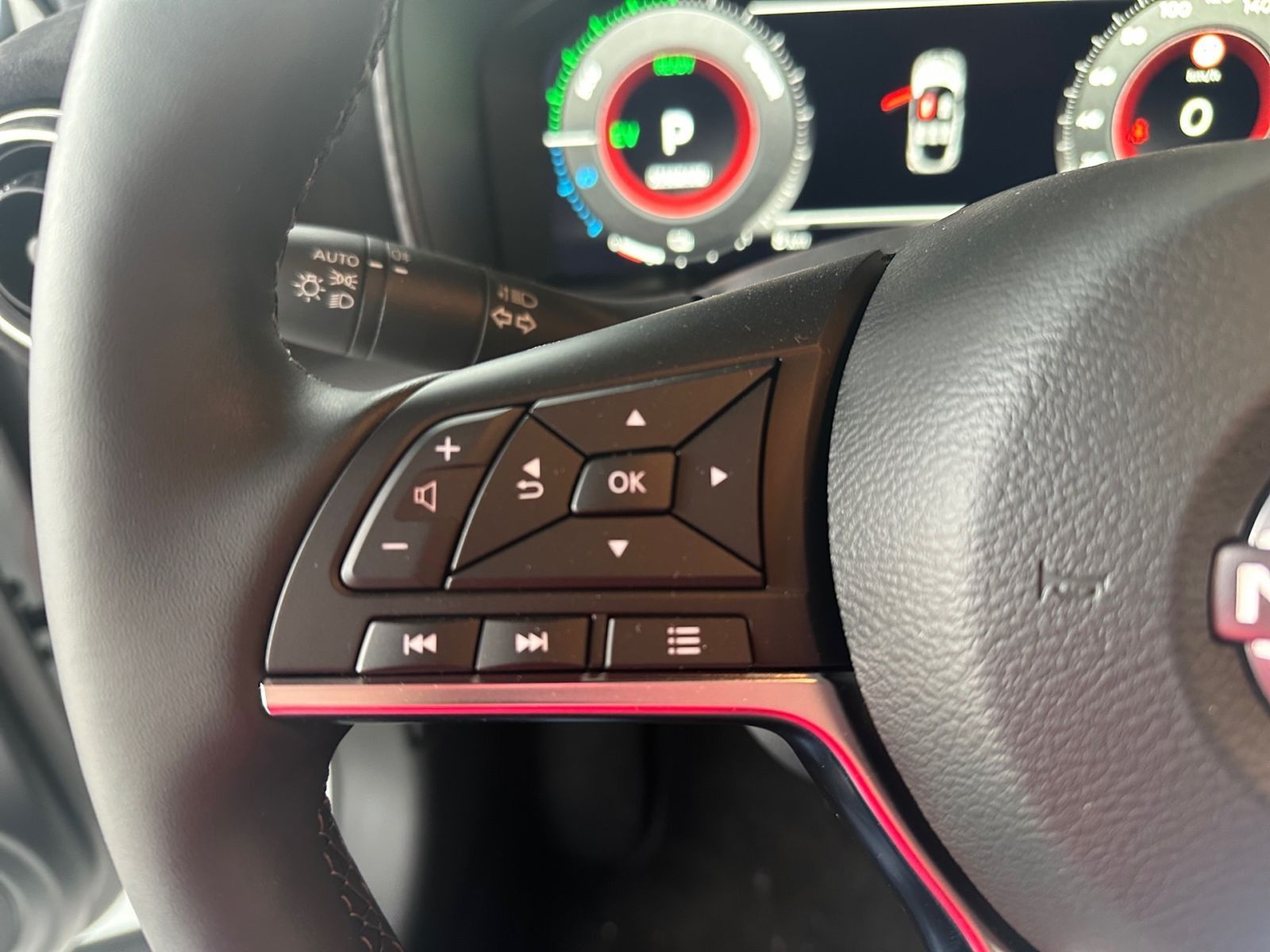 Nissan JUKE N-DESIGN 1.6 HYBRID 360° NAVI WINTER