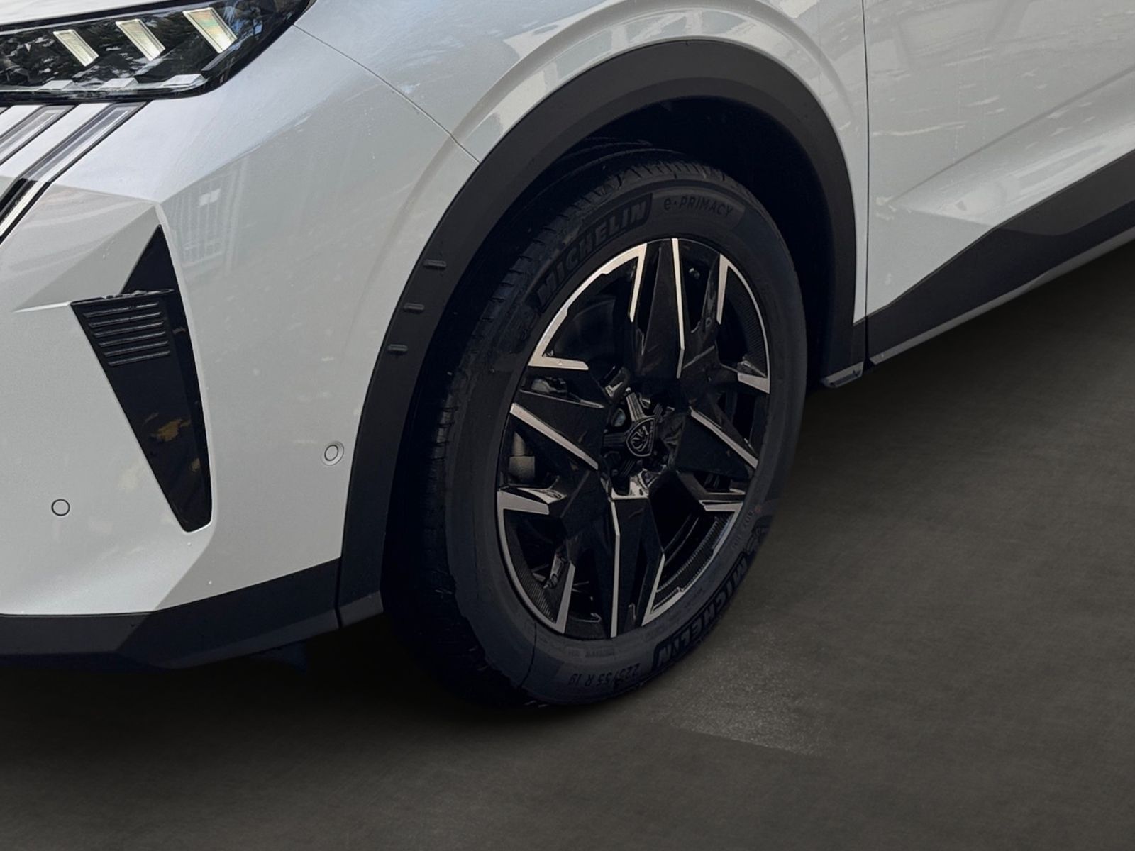 PEUGEOT 5008 GT Hybrid 145 e-DSC *Kamera*21"Curved*Air*