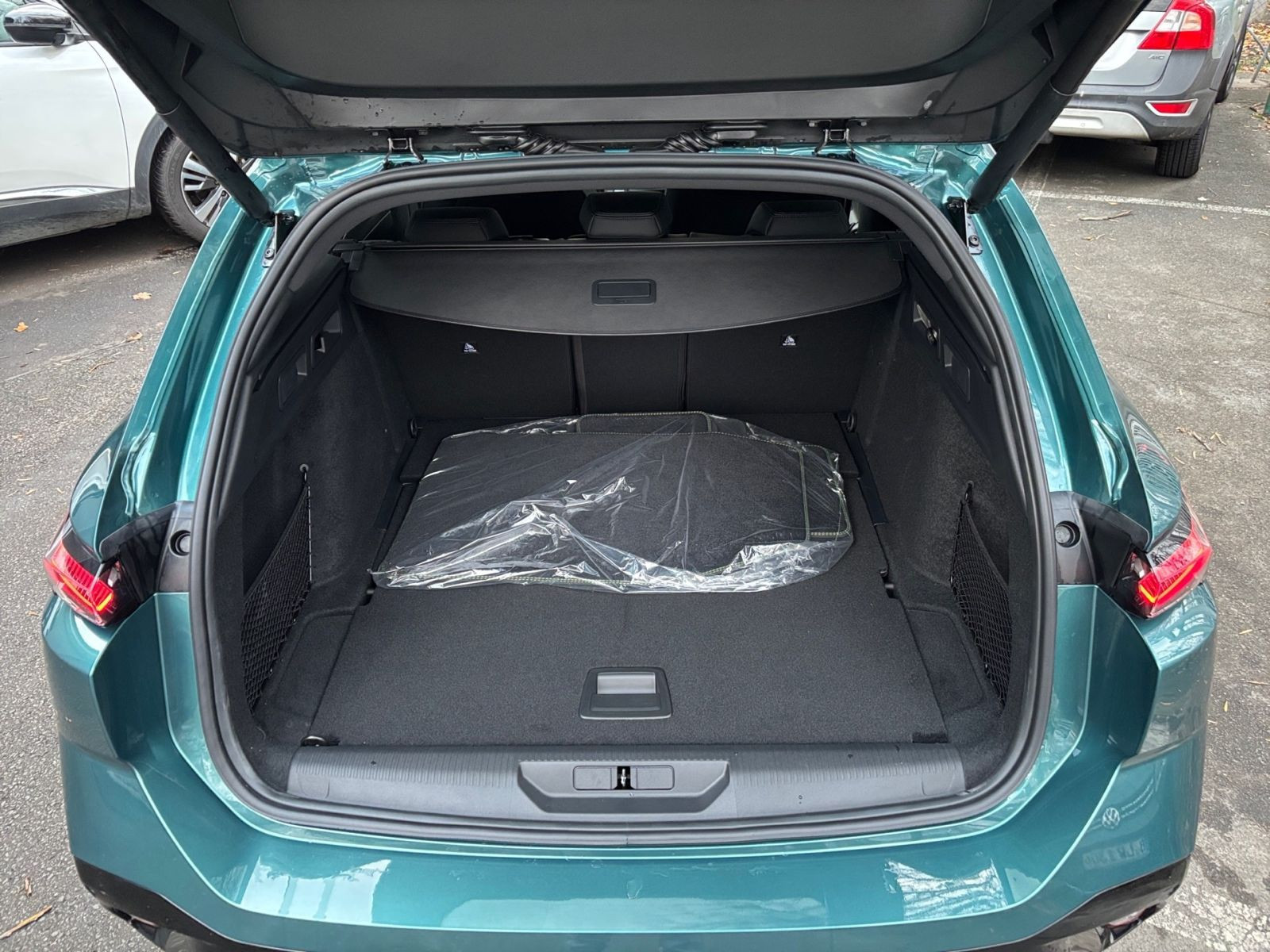 Peugeot 308 SW GT Hybrid 145 e-DSC6 *360°Kamera*Carplay*