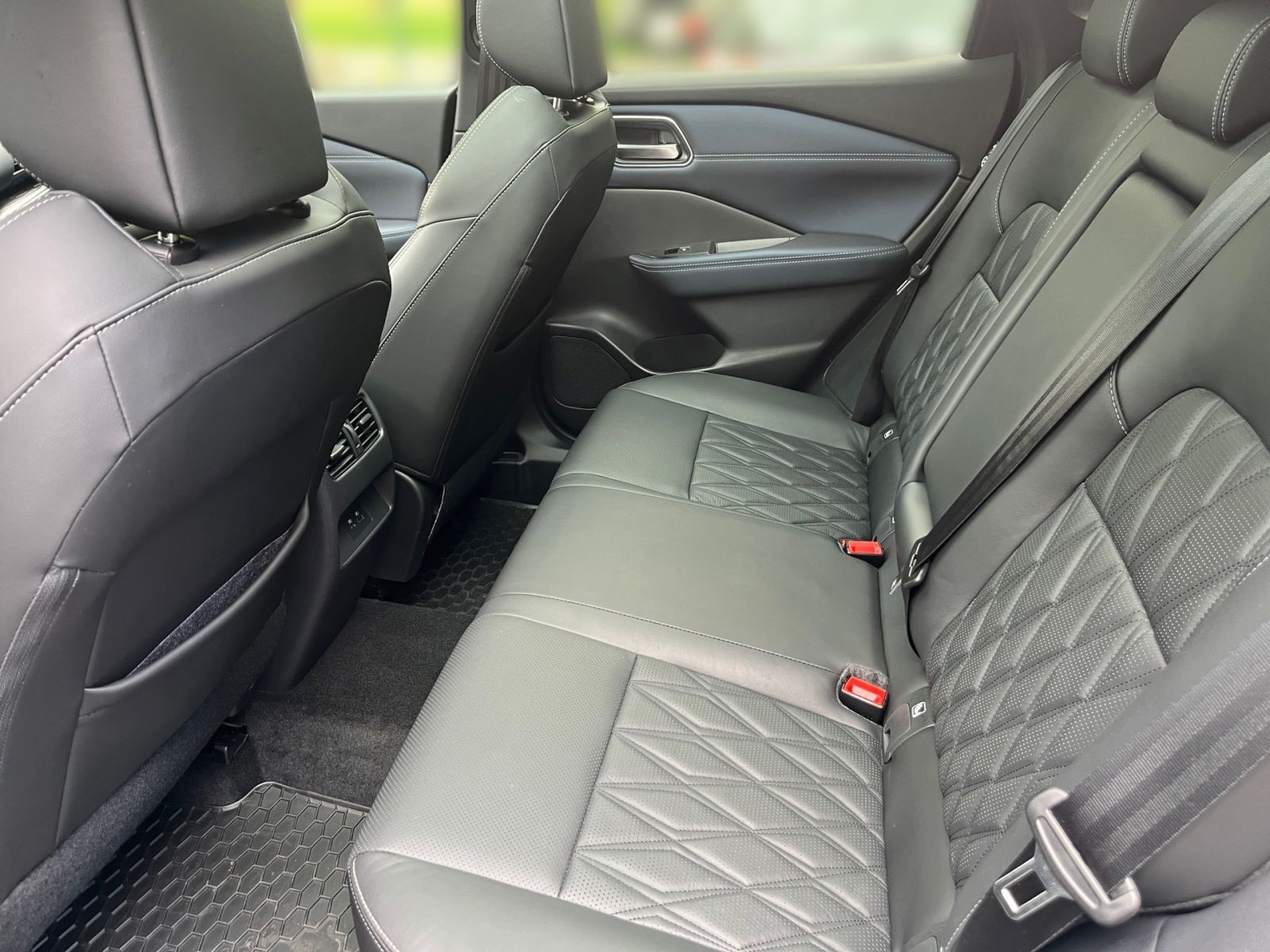 Nissan Qashqai 1.3 DIG-T AT Tekna+ Pano*HeadUp*Massage