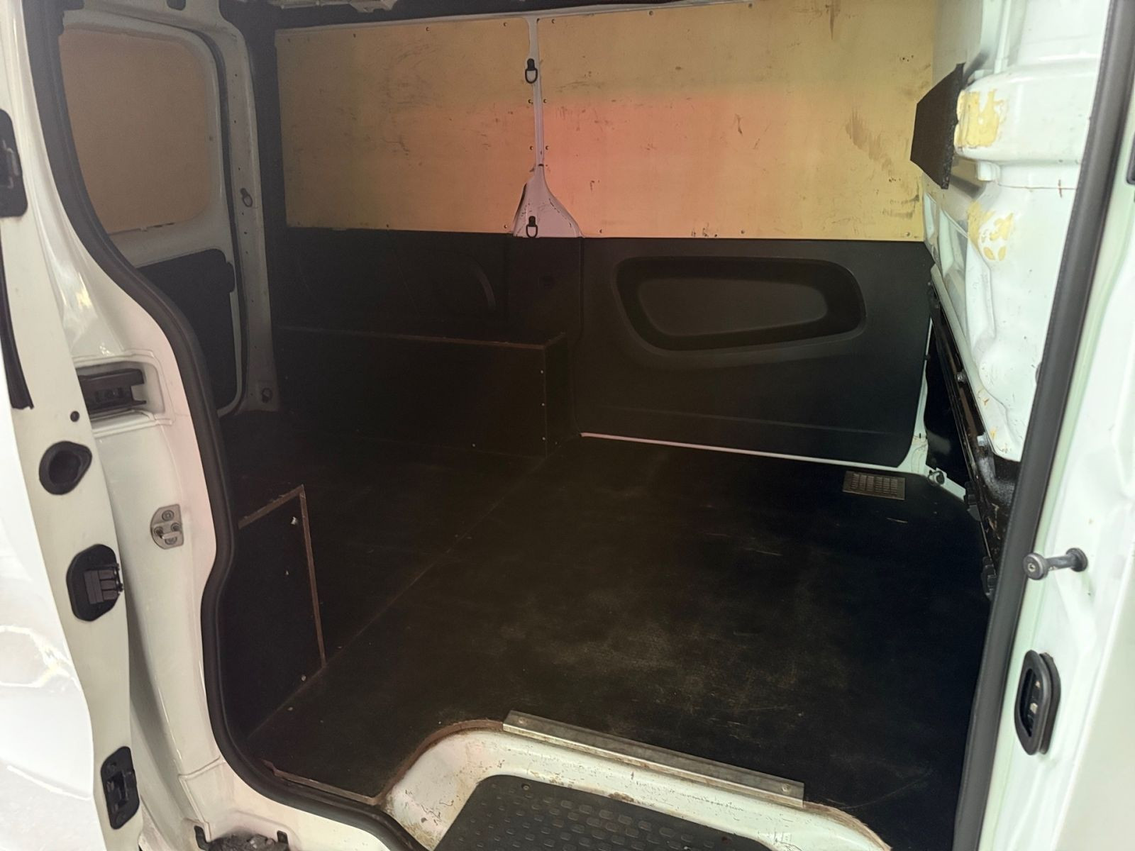 Nissan NV300 COMFORT KASTEN L1H1 2,7t KLIMA AHK KAMERA