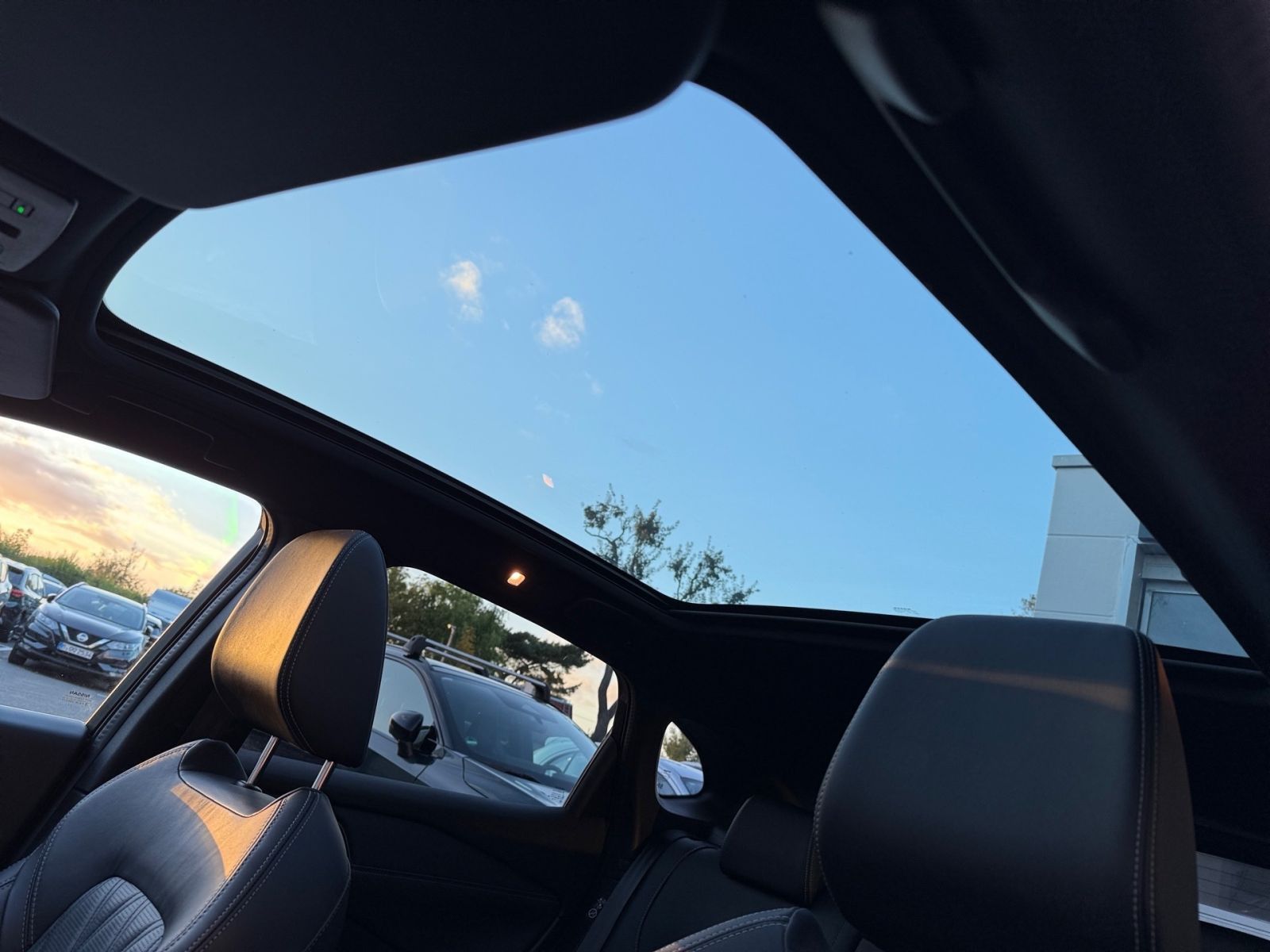 NISSAN QASHQAI TEKNA+4x4 AT+BOSE PANO NAVI 360° LEDER