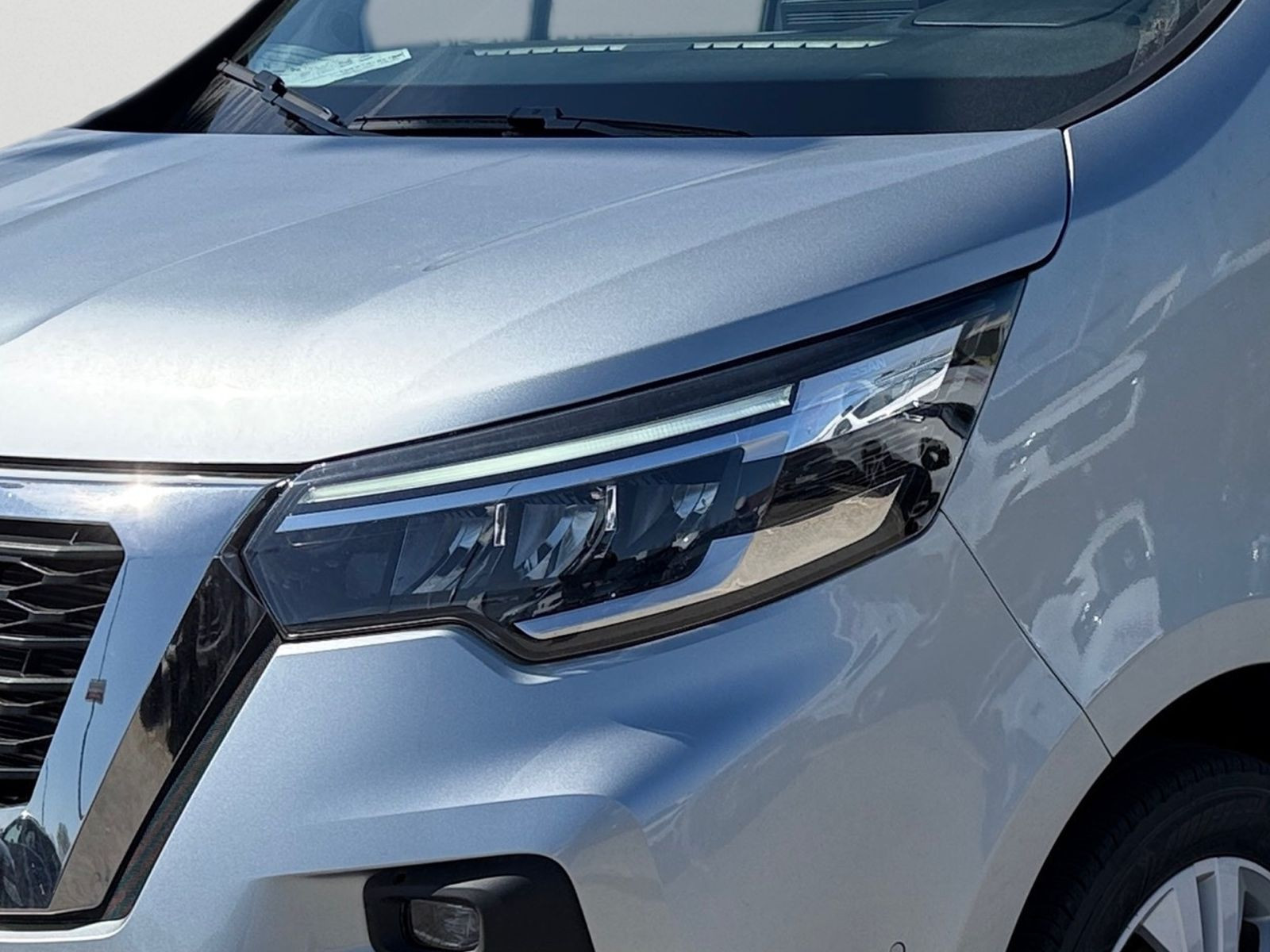 Nissan Primastar Kombi 9 L1H1 2,8T CAM*Navi*PDC*CarPlay