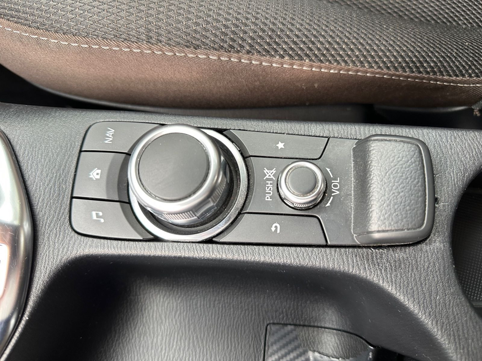 Mazda 2 SKYACTIV-G 1.5 AT LED*Navi*SHZ*PDC