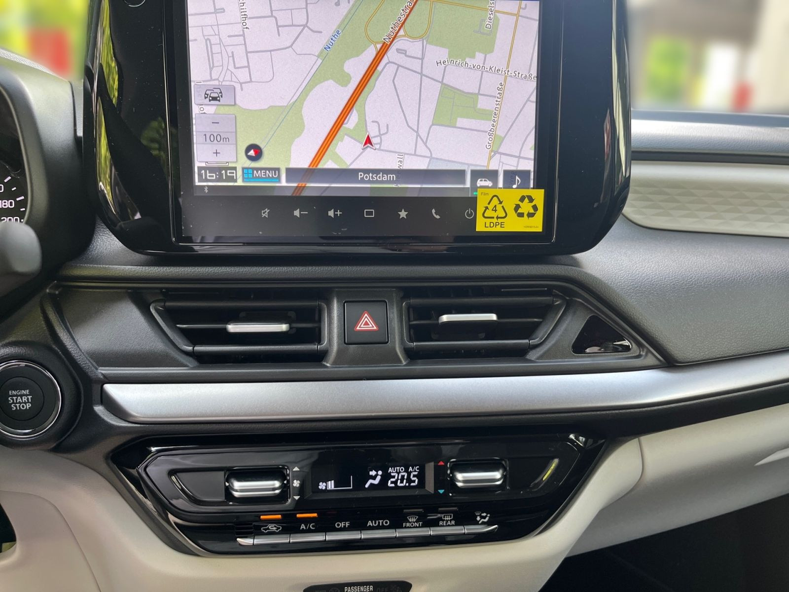 Suzuki SWIFT COMFORT+ HYBRID 61kW)