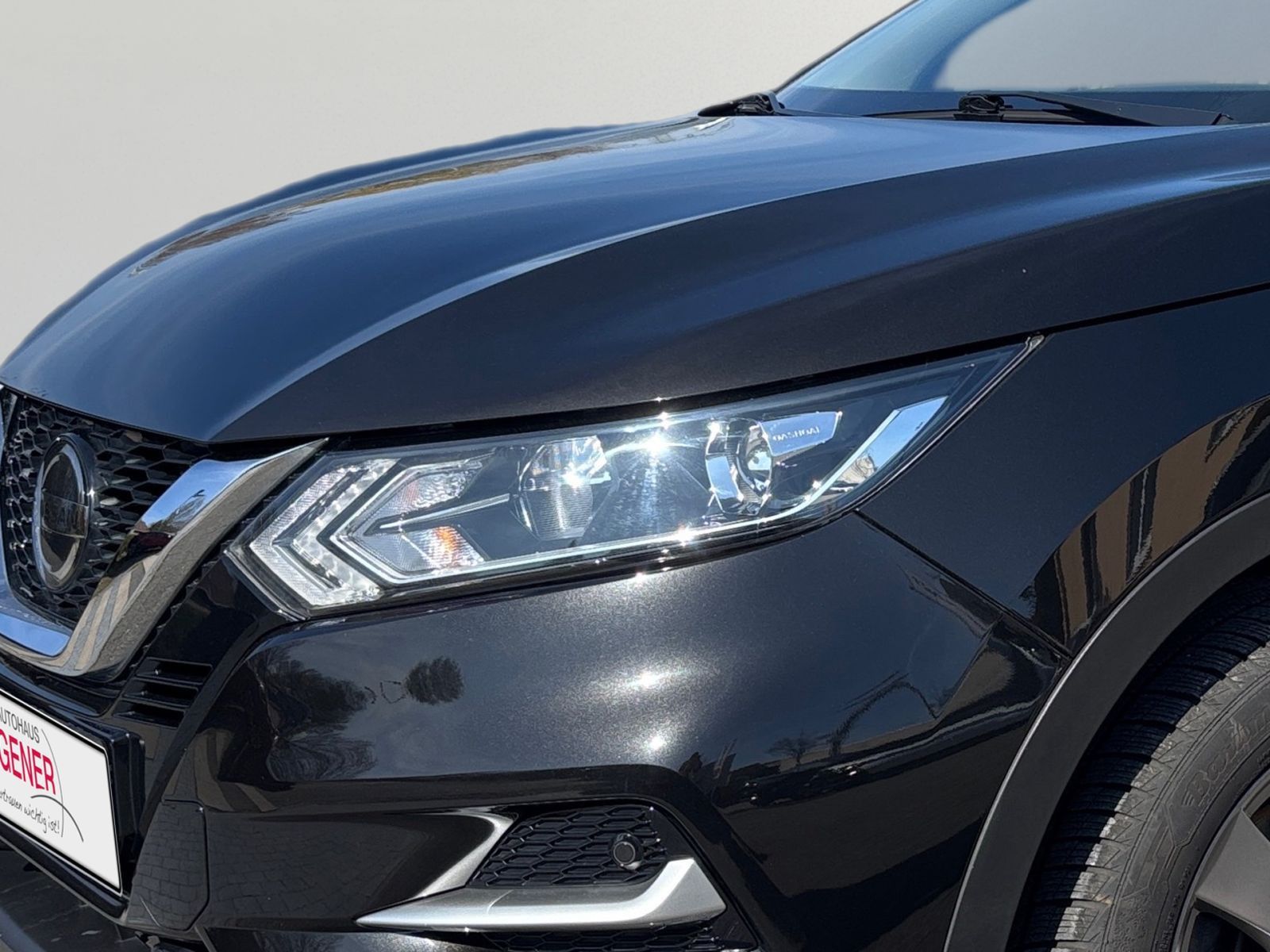 NISSAN Qashqai 1.3 DIG-T MT Pano*Navi*CAM*SHZ*DAB